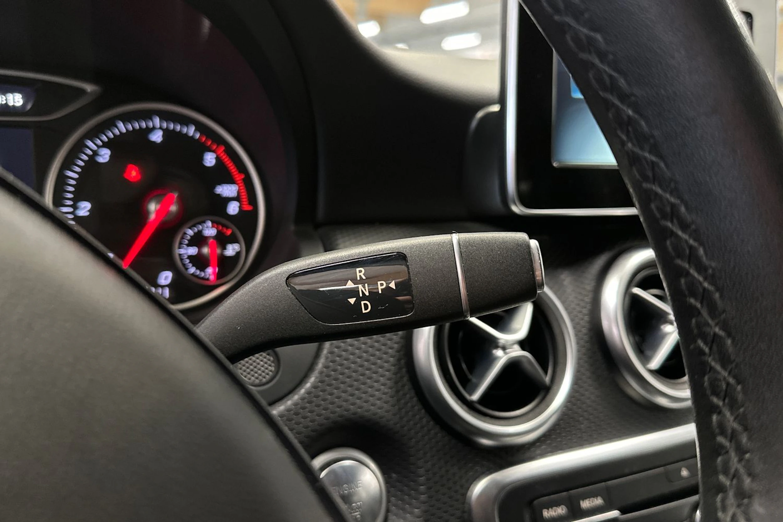 musta Mercedes-Benz A 2017 kuva 23.