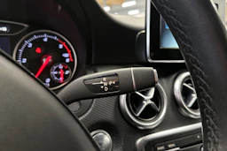 musta Mercedes-Benz A 2017 kuva 23.
