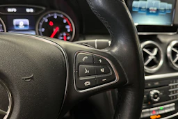 musta Mercedes-Benz A 2017 kuva 25.