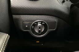 musta Mercedes-Benz A 2017 kuva 26.