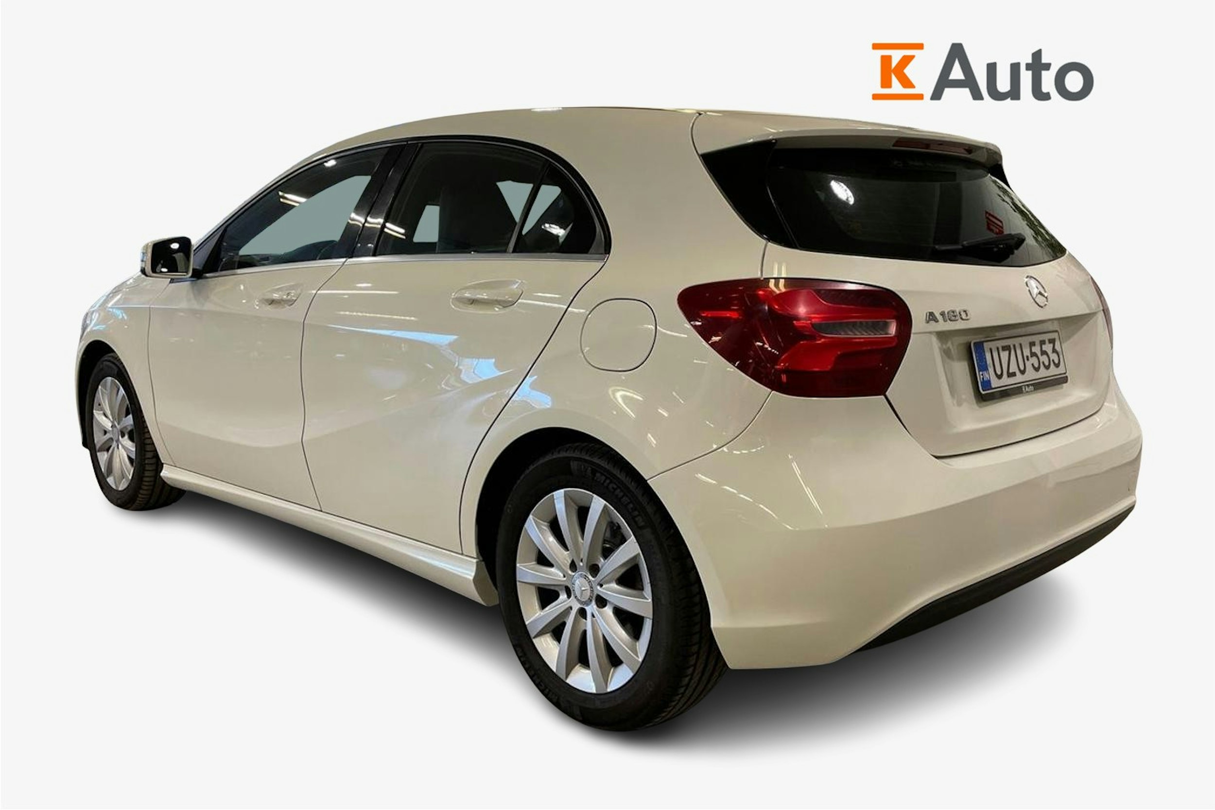 valkoinen Mercedes-Benz A 2017 kuva 2.