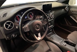valkoinen Mercedes-Benz A 2017 kuva 7.