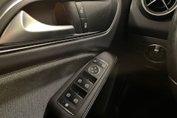 valkoinen Mercedes-Benz A 2017 kuva 18.
