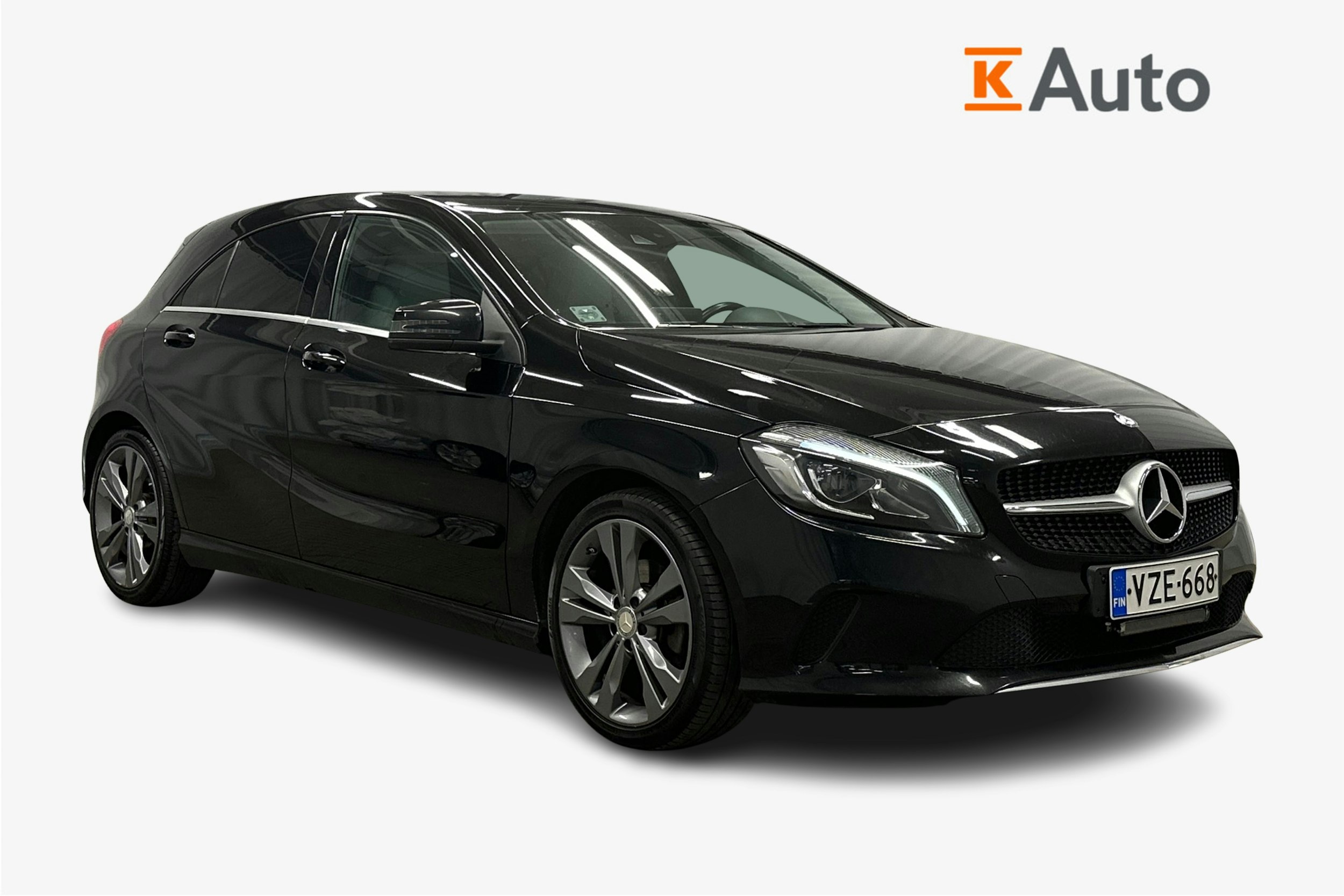 musta Mercedes-Benz A 2017 kuva 1.