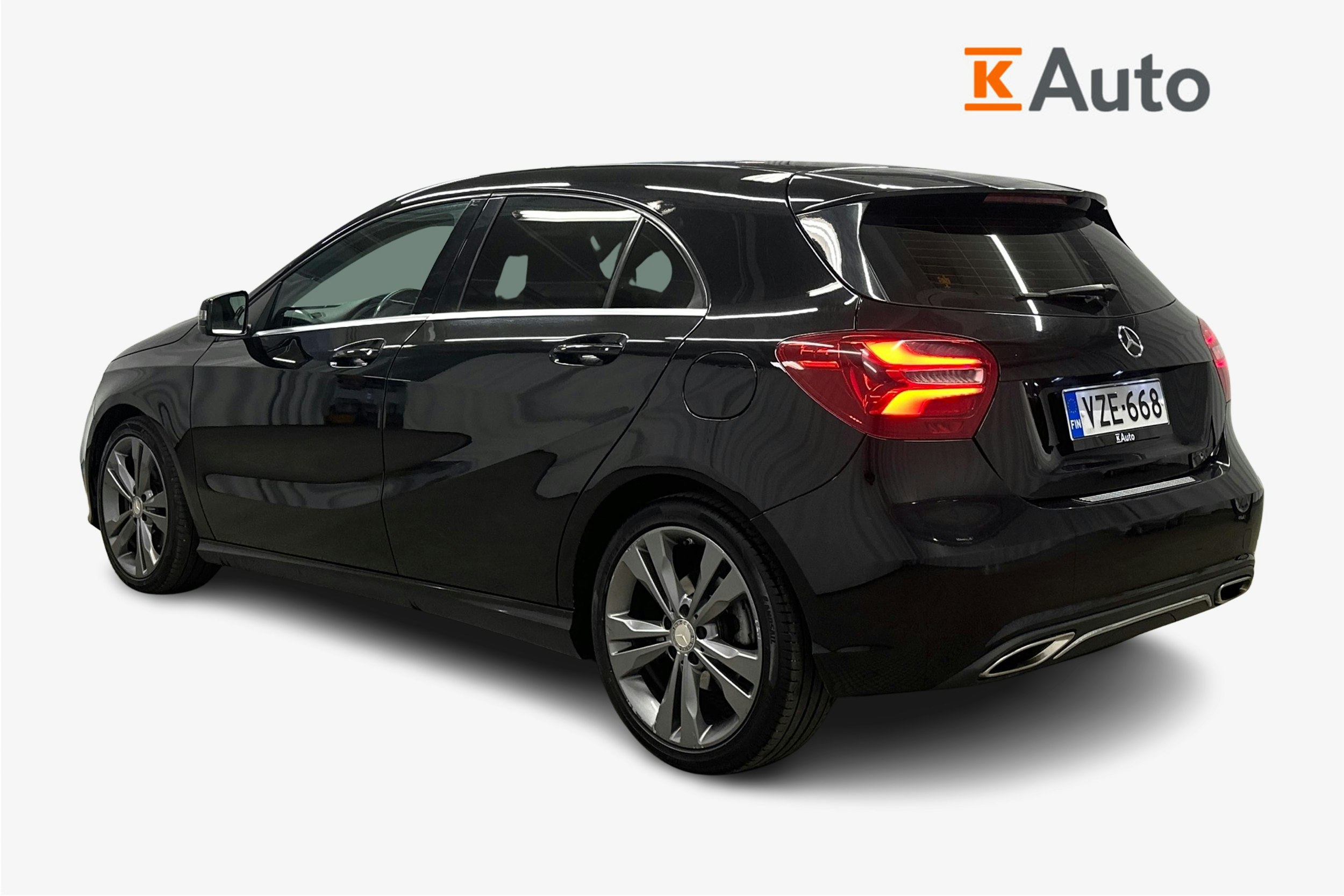 musta Mercedes-Benz A 2017 kuva 2.
