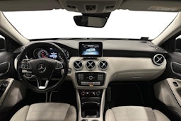 musta Mercedes-Benz A 2017 kuva 9.