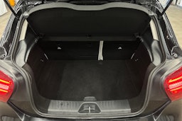 musta Mercedes-Benz A 2017 kuva 14.