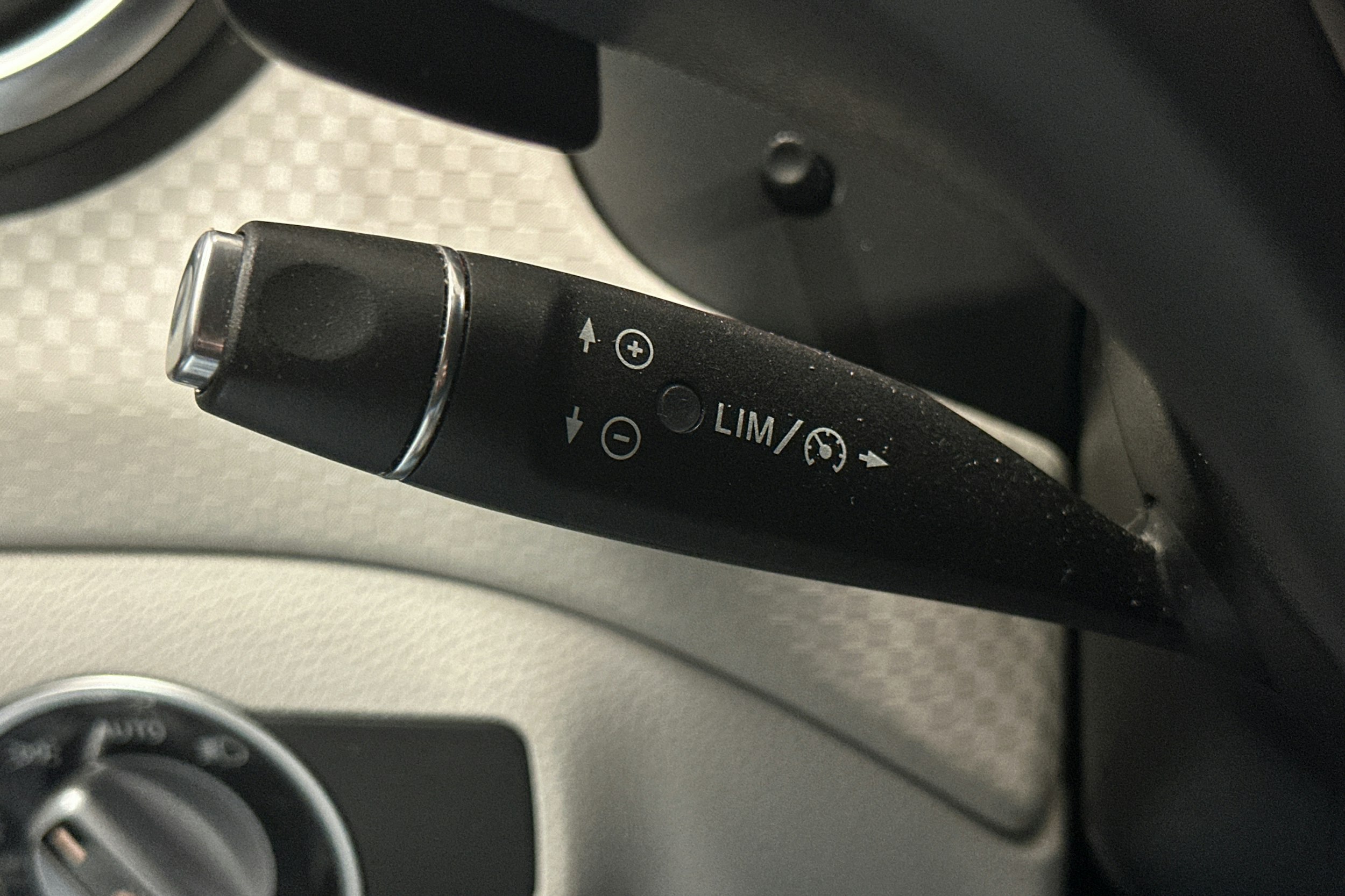 musta Mercedes-Benz A 2017 kuva 19.