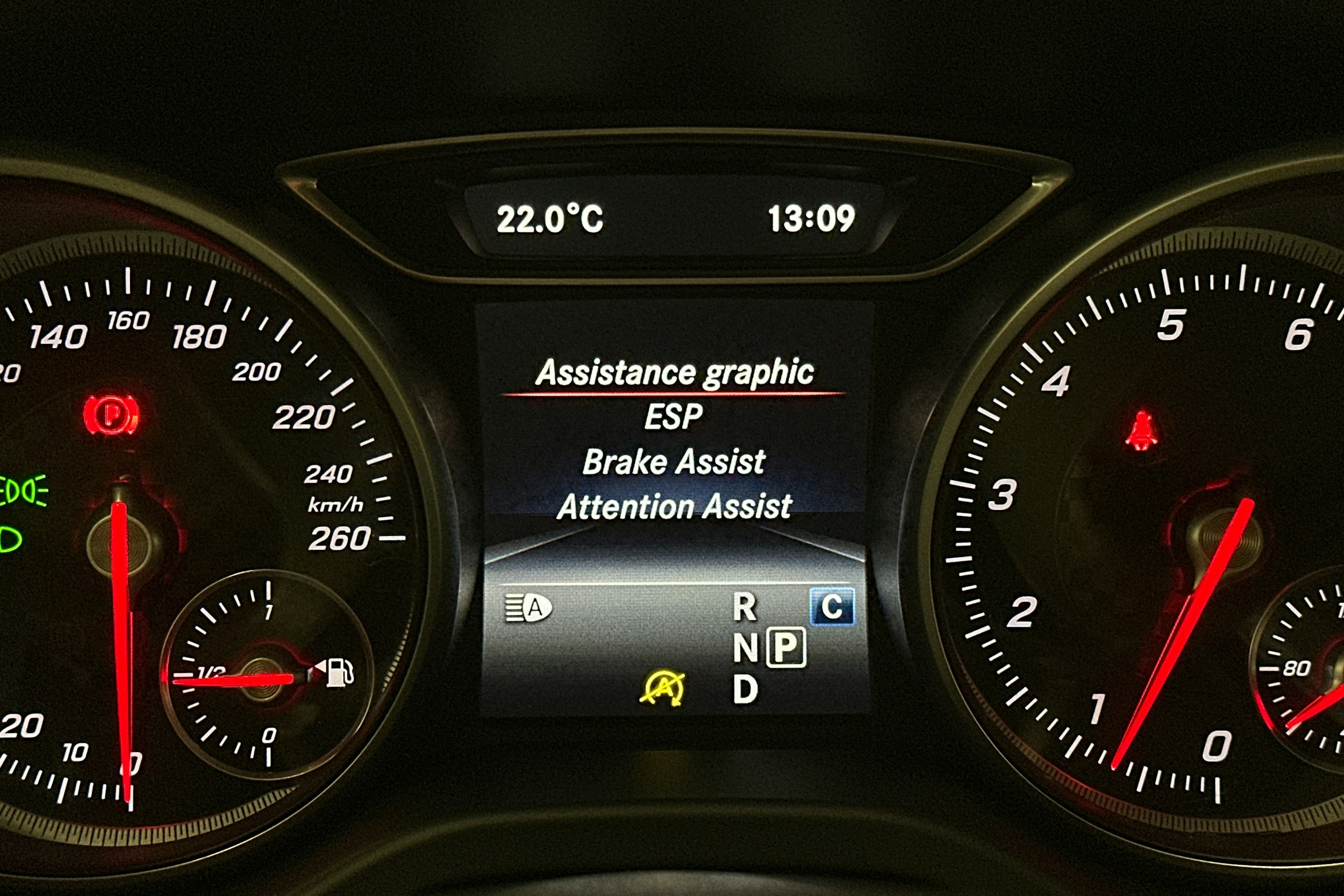 musta Mercedes-Benz A 2017 kuva 21.