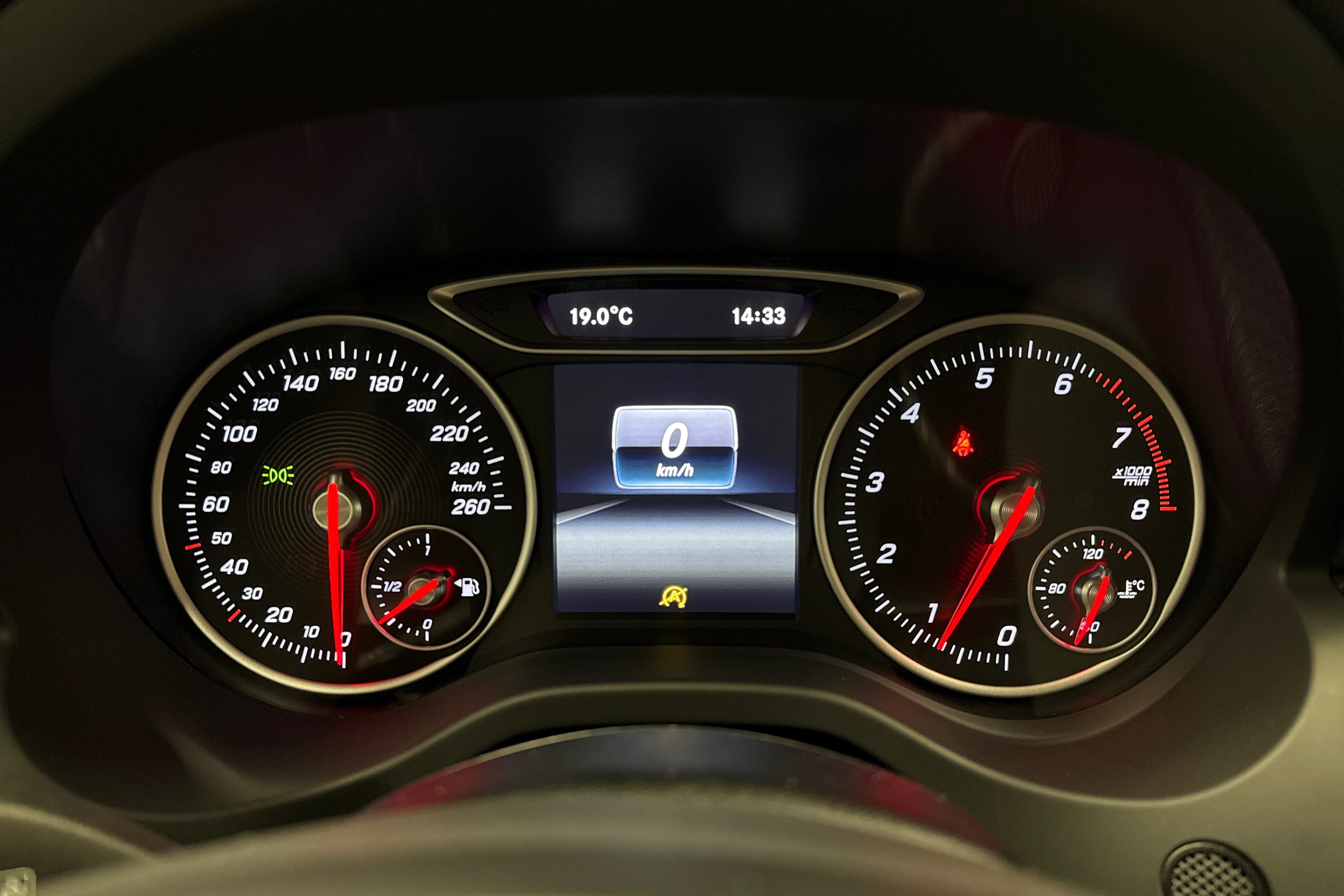 harmaa Mercedes-Benz A 2017 kuva 16.