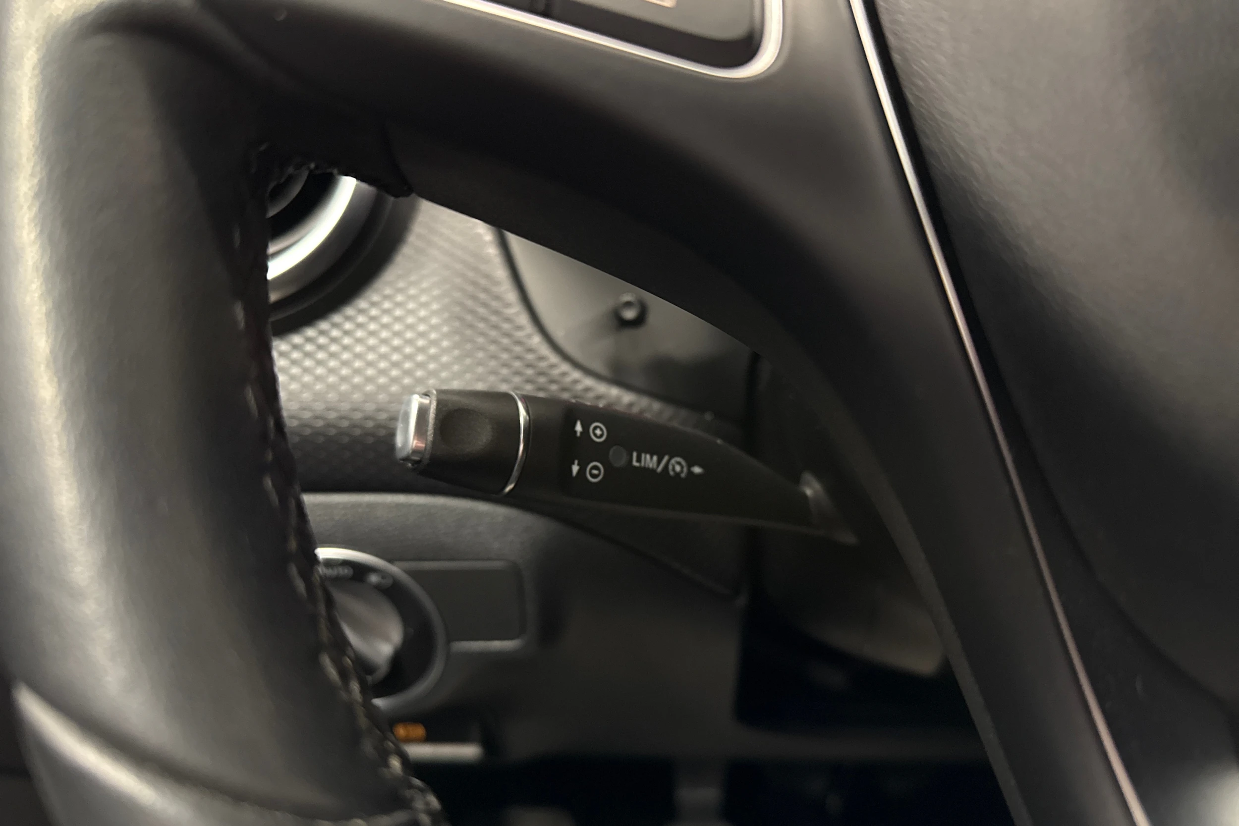 harmaa Mercedes-Benz A 2017 kuva 17.