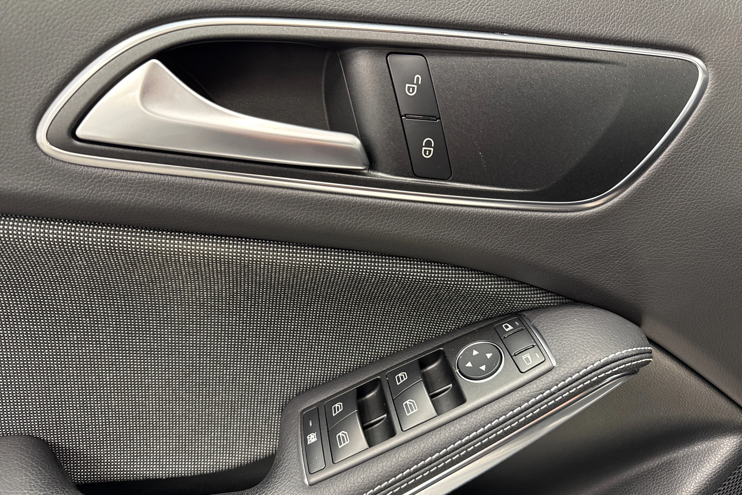 harmaa Mercedes-Benz A 2017 kuva 21.