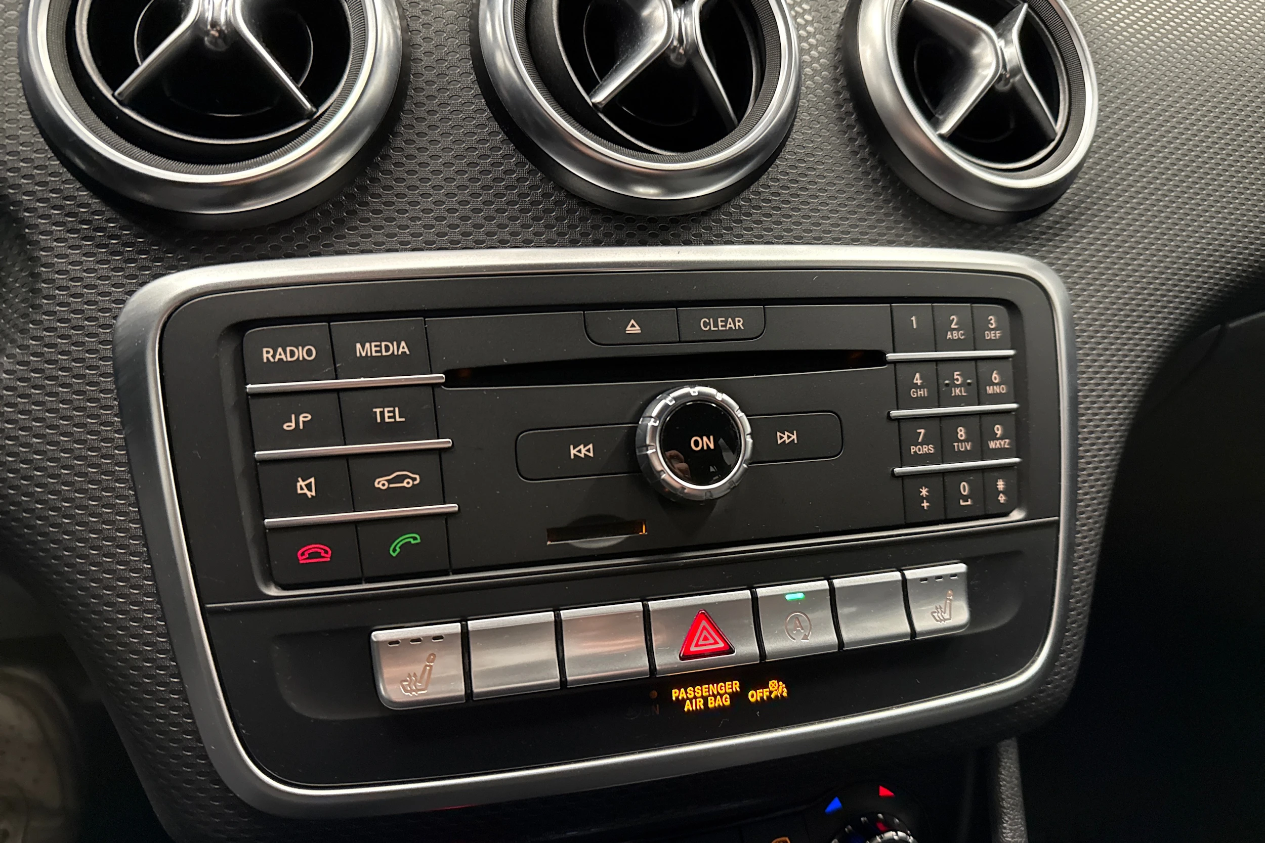 harmaa Mercedes-Benz A 2017 kuva 23.