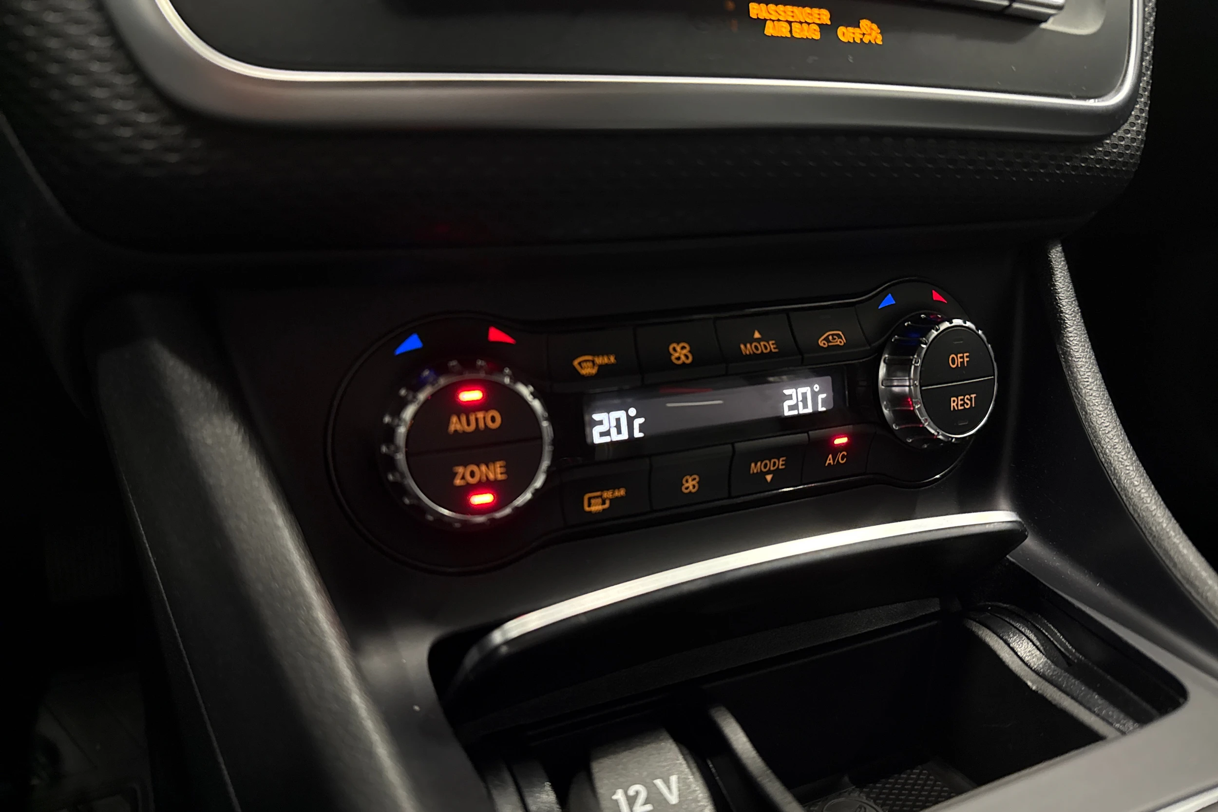 harmaa Mercedes-Benz A 2017 kuva 24.