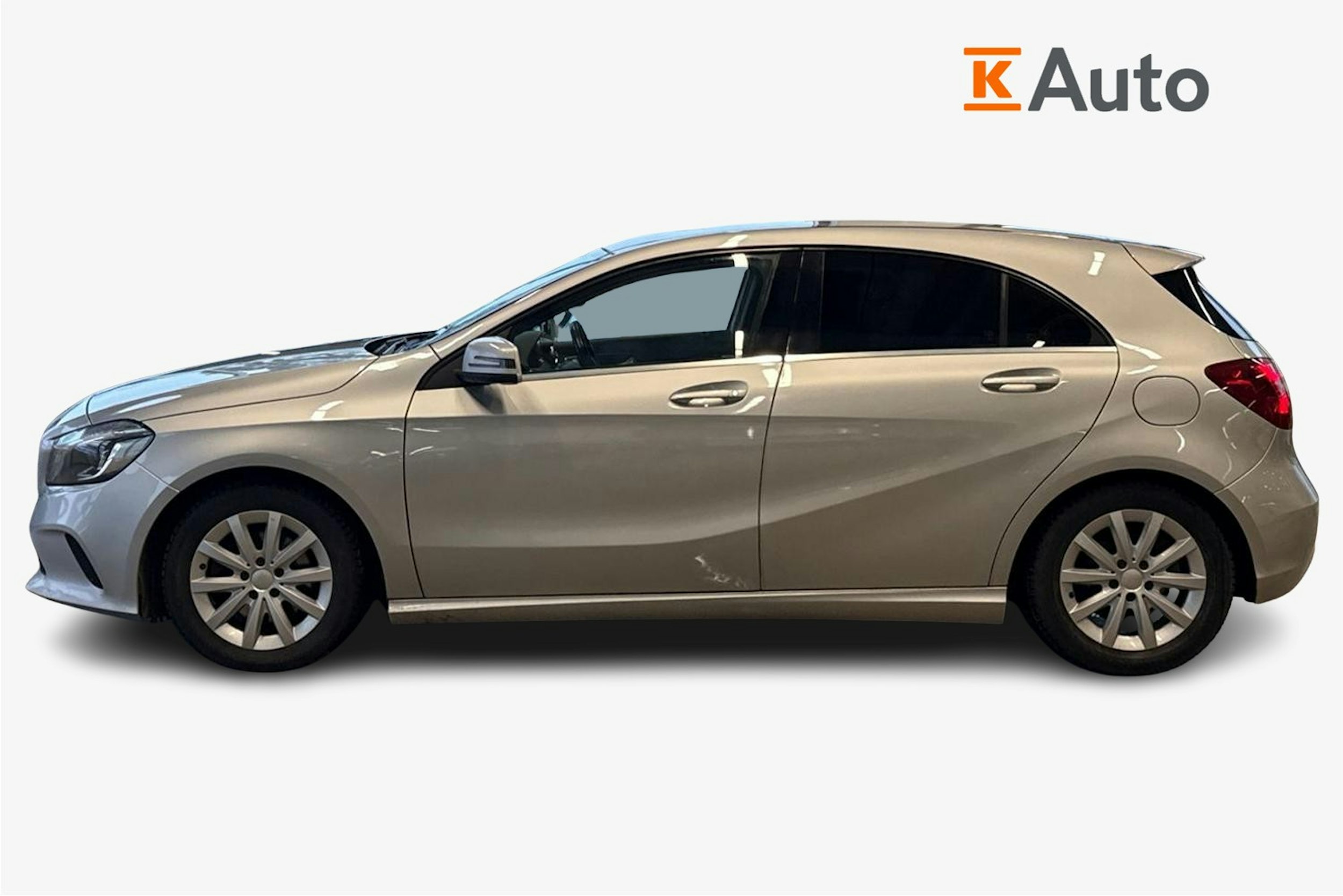 Harmaa Mercedes-Benz A 2017 kuva 6.