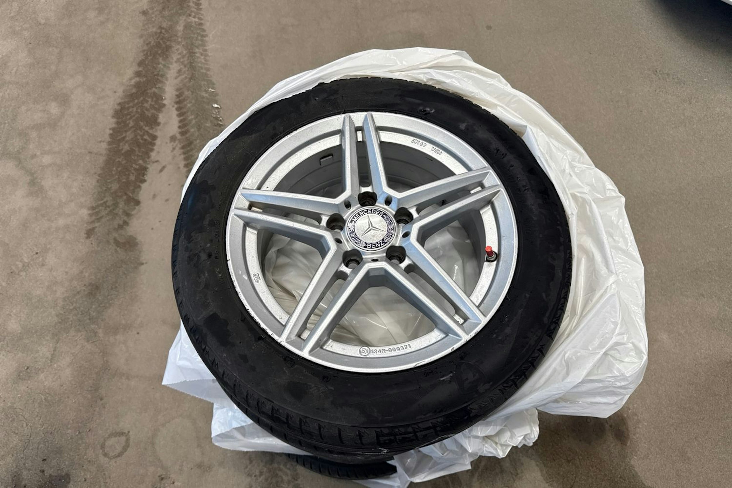 Harmaa Mercedes-Benz A 2017 kuva 13.