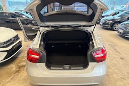 Harmaa Mercedes-Benz A 2017 kuva 15.