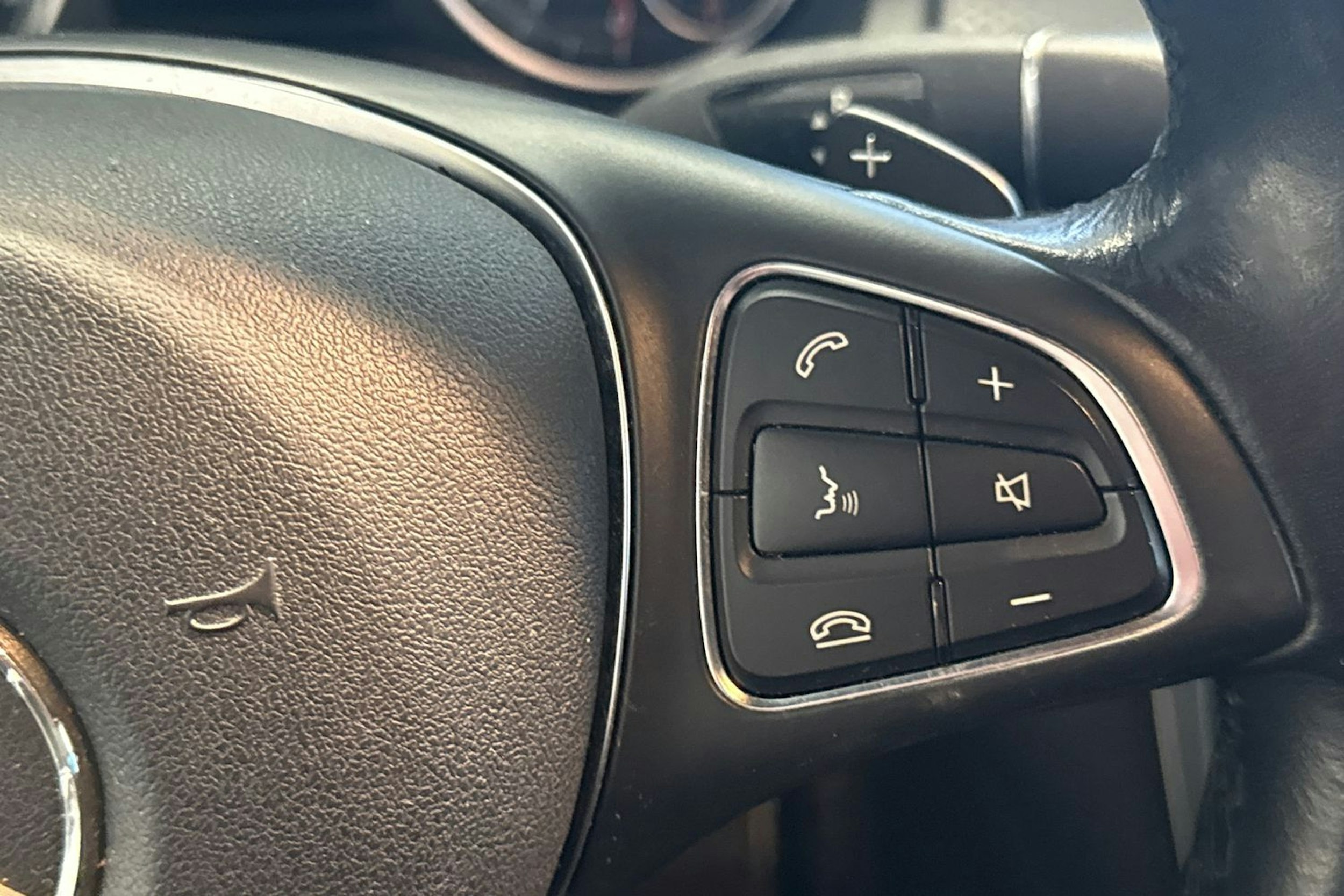 Harmaa Mercedes-Benz A 2017 kuva 19.