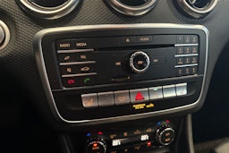 Harmaa Mercedes-Benz A 2017 kuva 24.