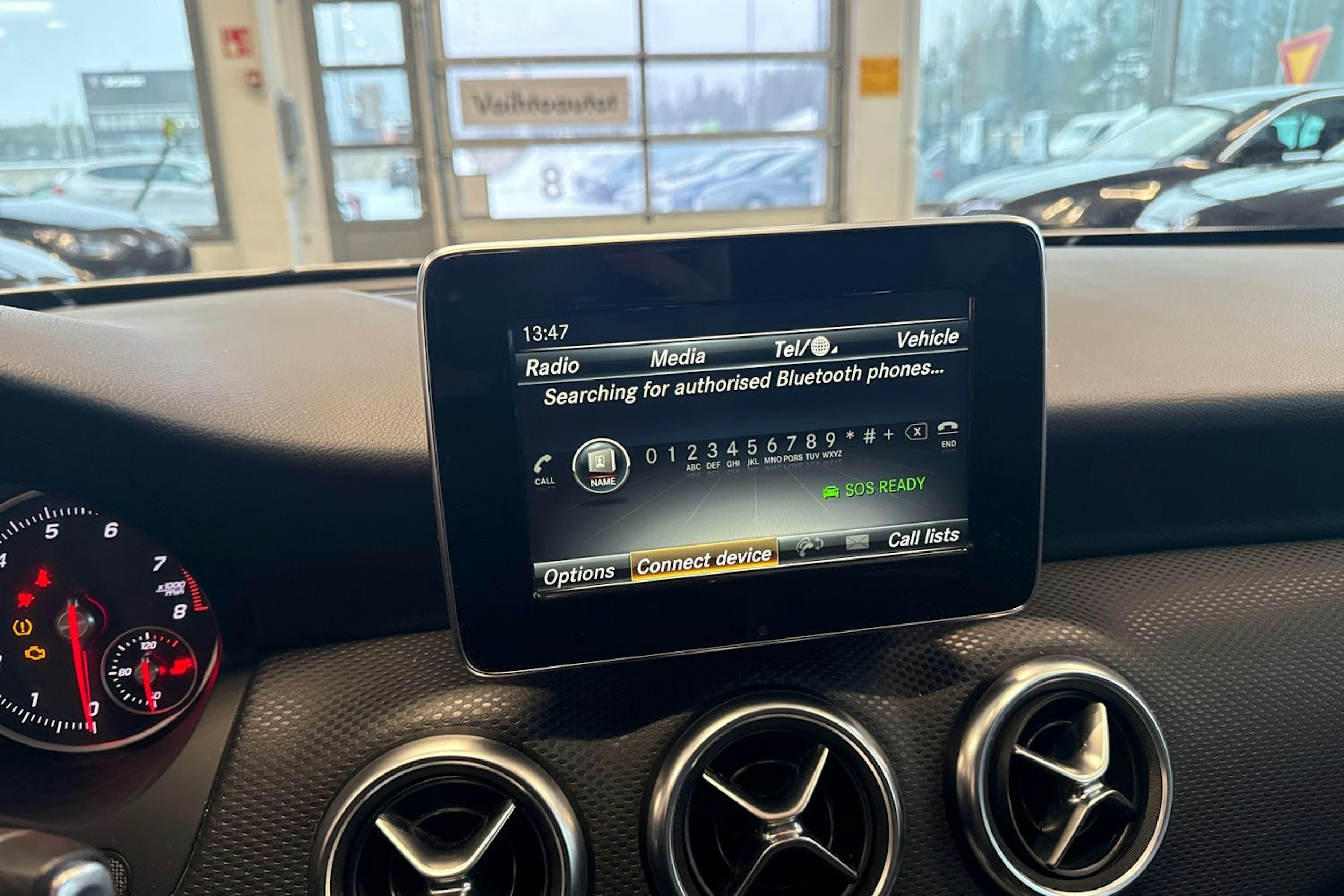 Harmaa Mercedes-Benz A 2017 kuva 27.