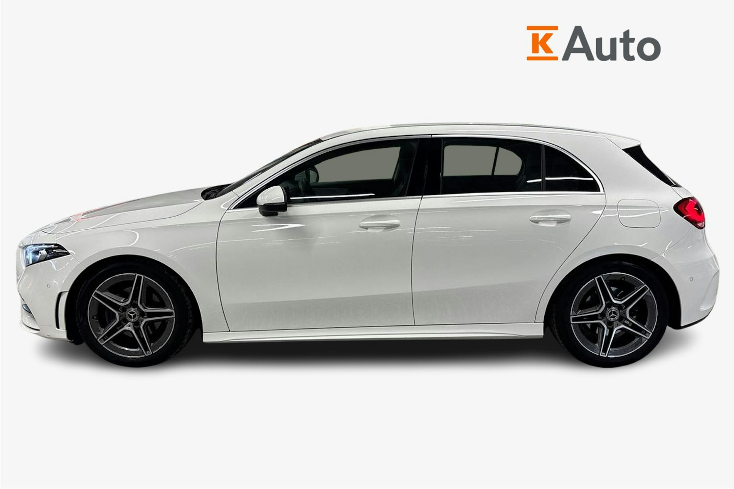 valkoinen Mercedes-Benz A 2018 kuva 6.