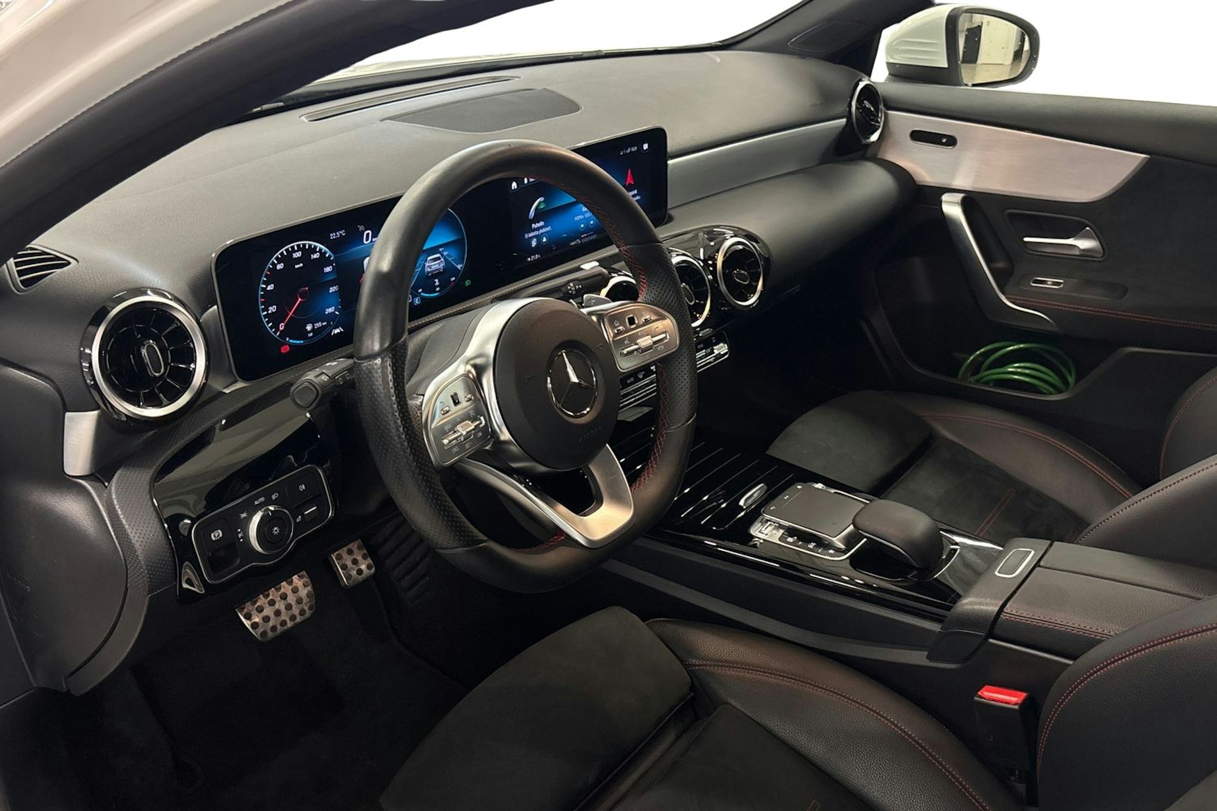valkoinen Mercedes-Benz A 2018 kuva 7.