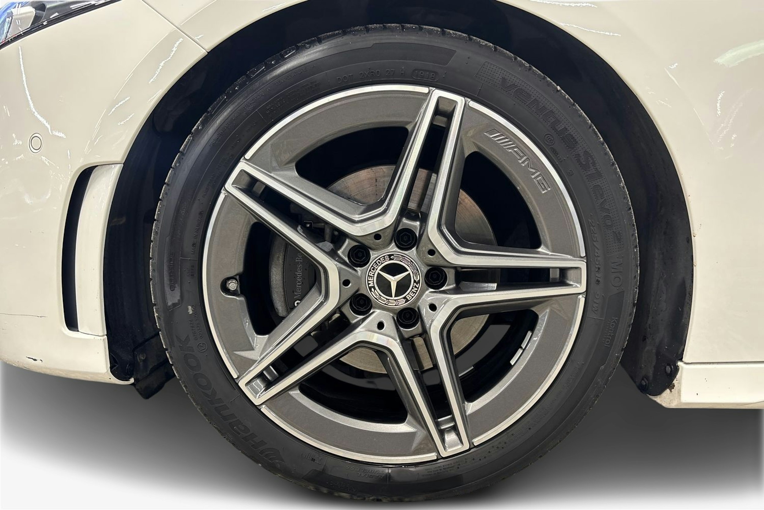 valkoinen Mercedes-Benz A 2018 kuva 11.