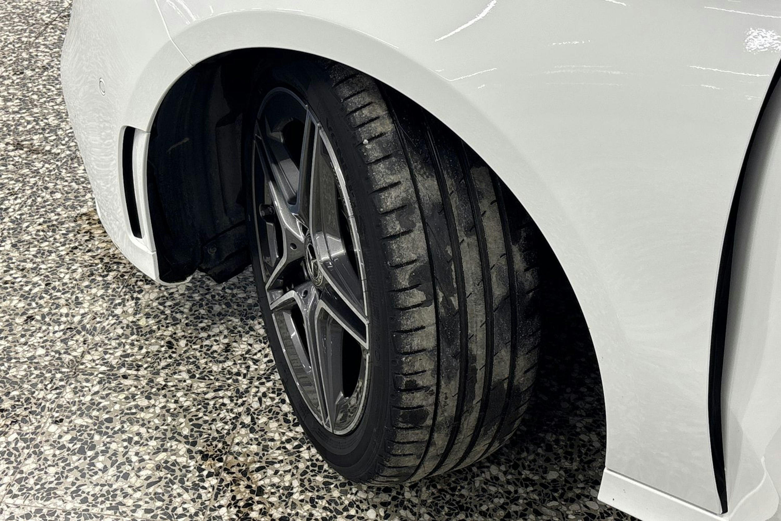valkoinen Mercedes-Benz A 2018 kuva 13.