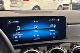 valkoinen Mercedes-Benz A 2018 kuva 15.