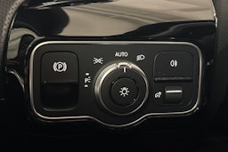 valkoinen Mercedes-Benz A 2018 kuva 19.