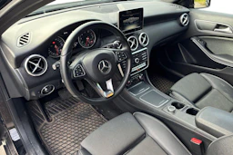 musta Mercedes-Benz A 2018 kuva 3.