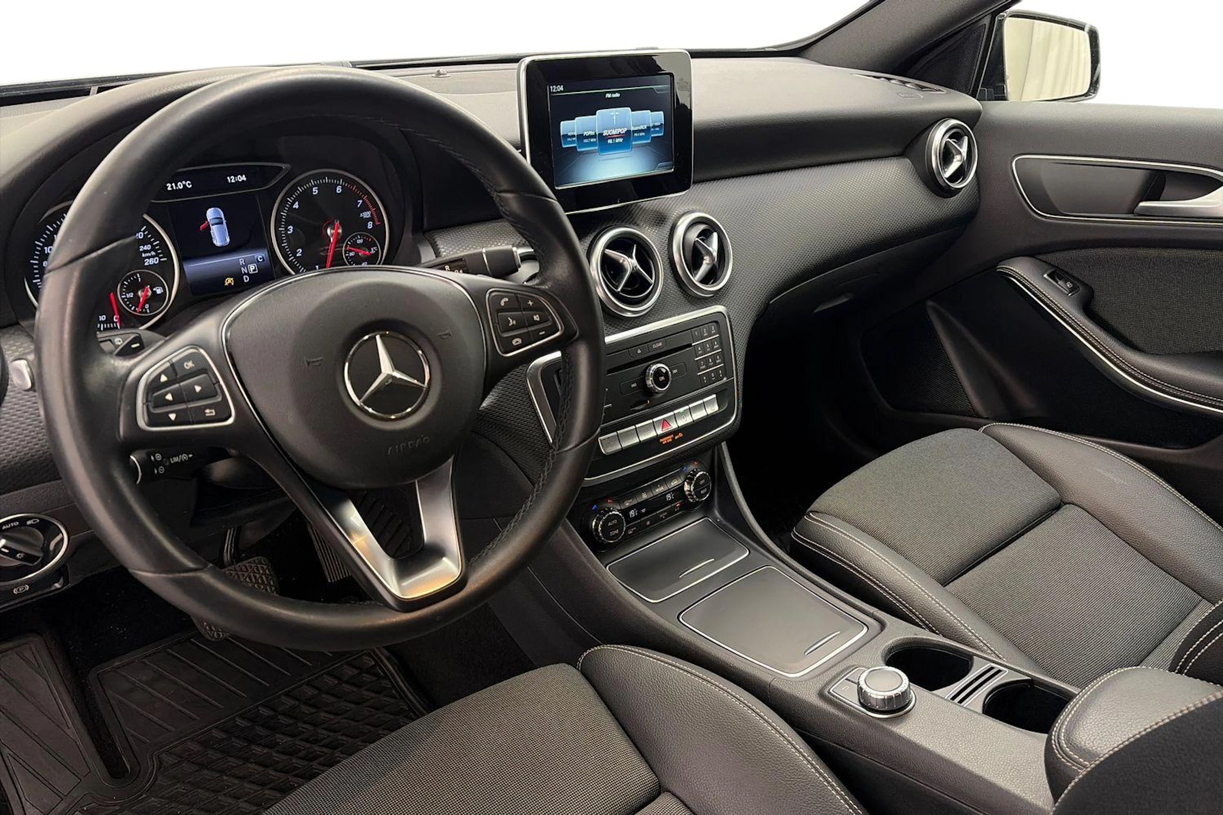 musta Mercedes-Benz A 2018 kuva 6.
