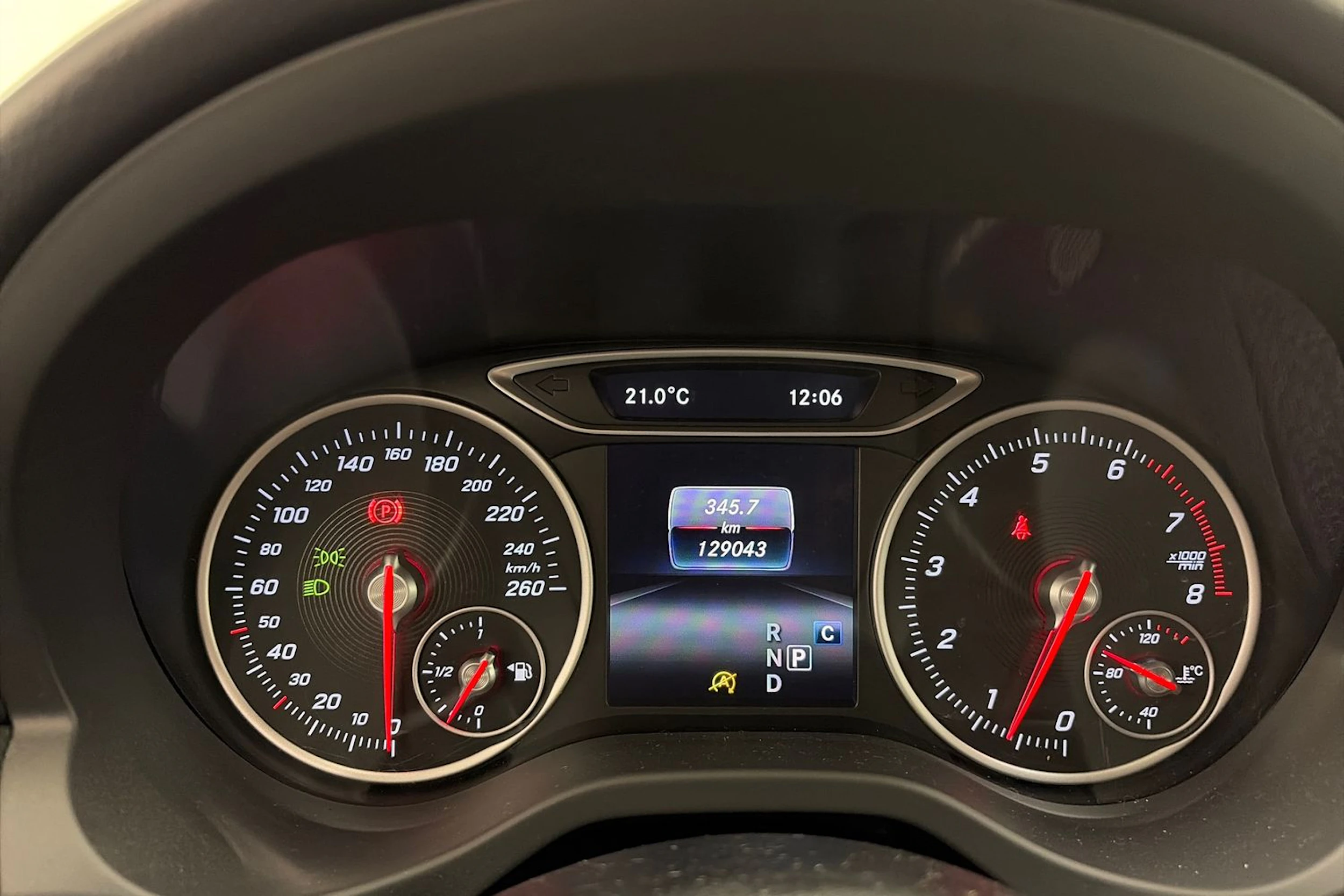 musta Mercedes-Benz A 2018 kuva 13.