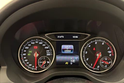 musta Mercedes-Benz A 2018 kuva 13.