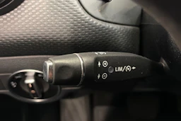 musta Mercedes-Benz A 2018 kuva 16.