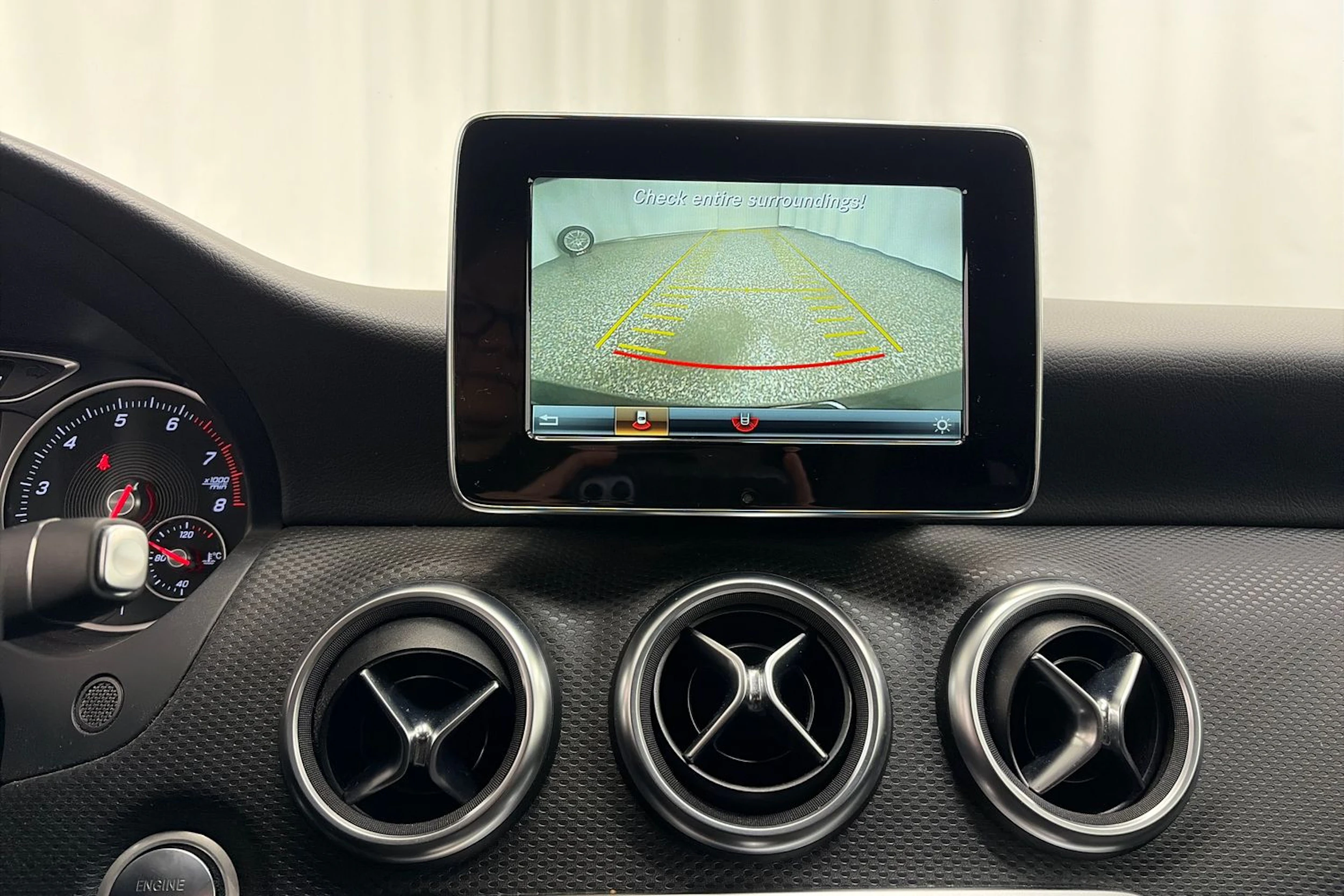 musta Mercedes-Benz A 2018 kuva 18.
