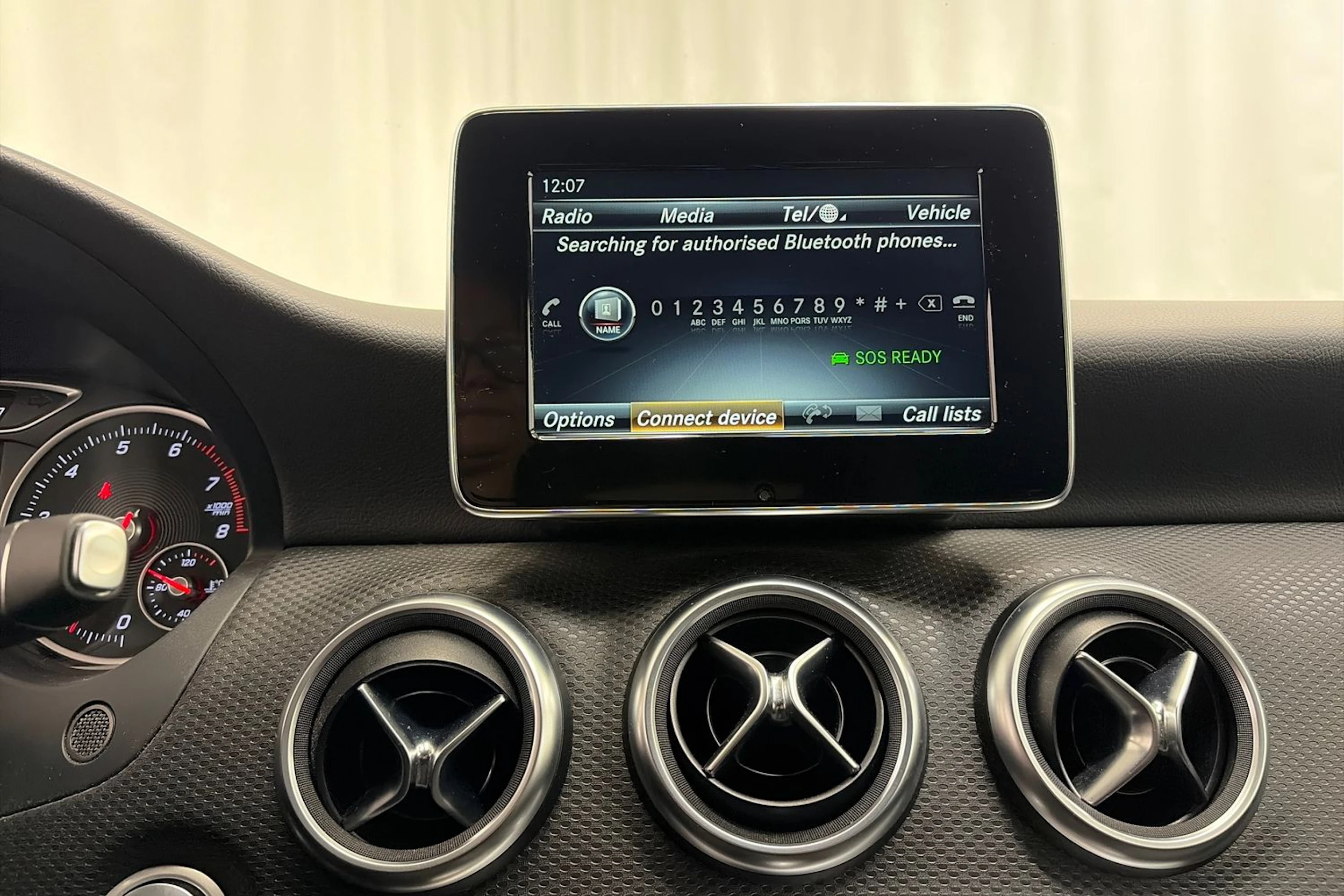 musta Mercedes-Benz A 2018 kuva 19.
