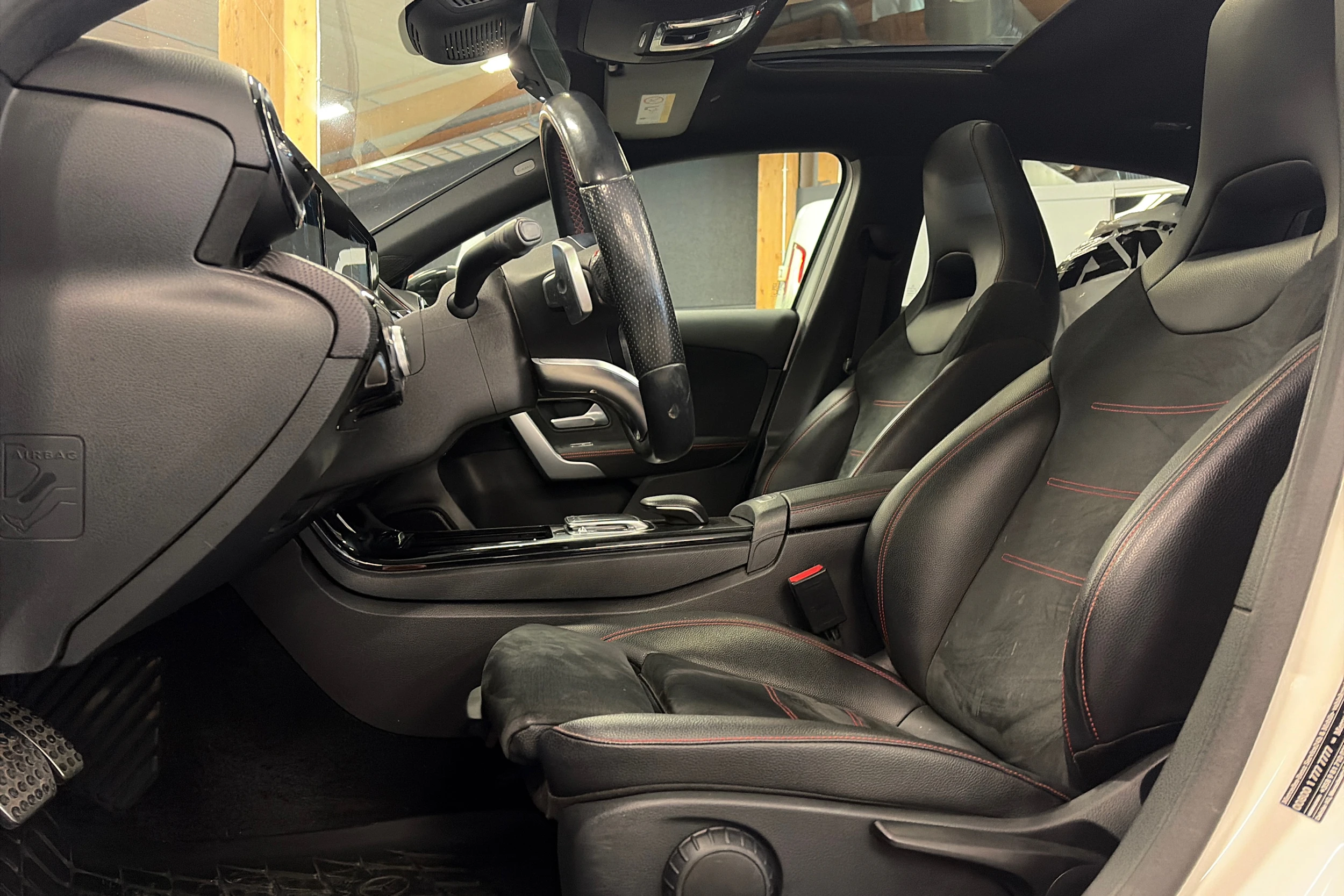 valkoinen Mercedes-Benz A 2018 kuva 4.