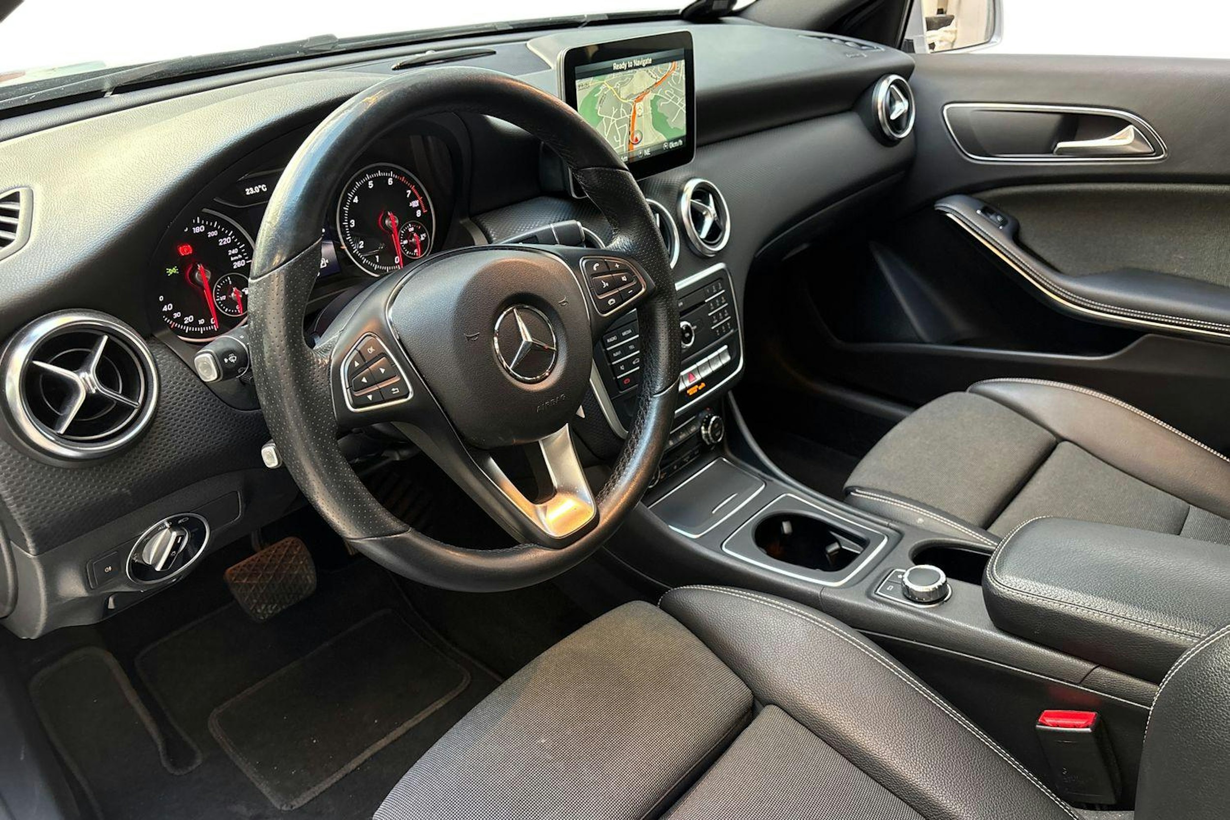 hopea Mercedes-Benz A 2018 kuva 7.