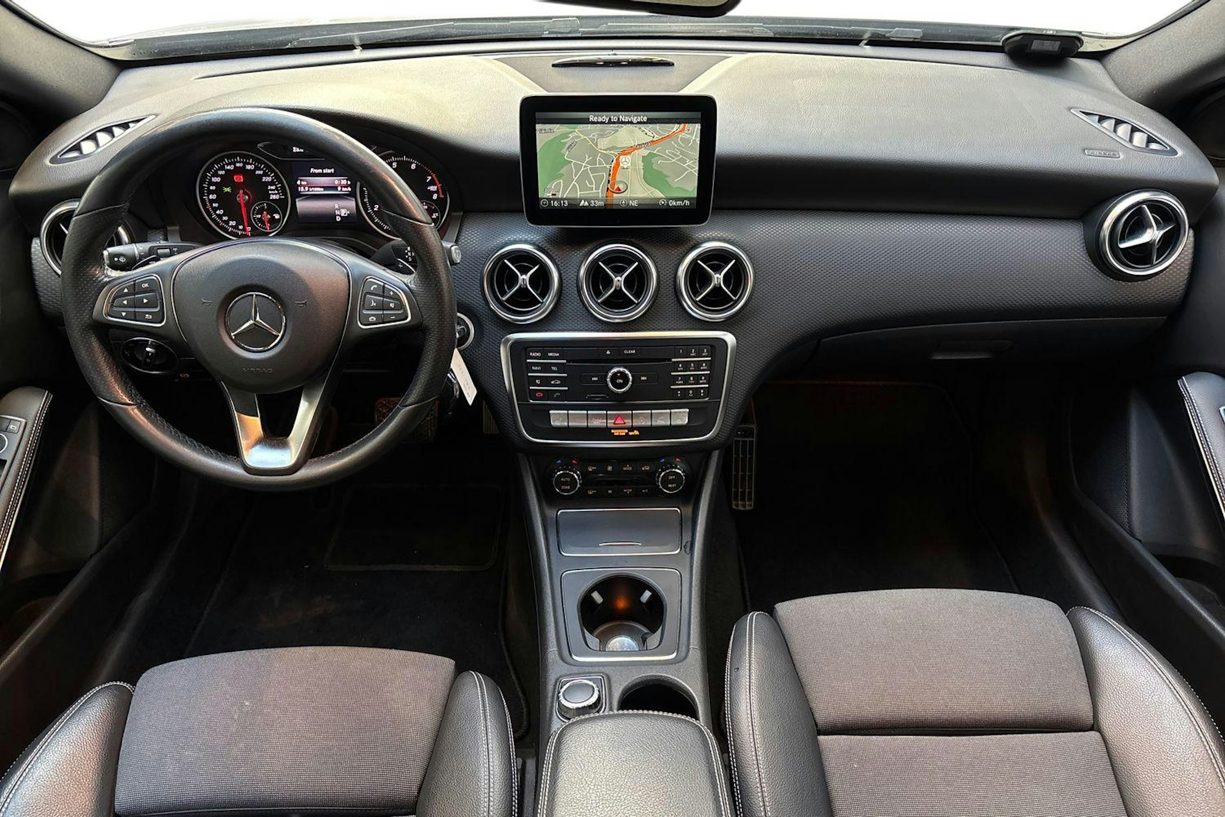 hopea Mercedes-Benz A 2018 kuva 9.