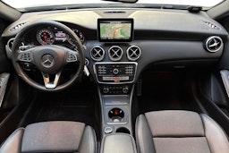 hopea Mercedes-Benz A 2018 kuva 9.