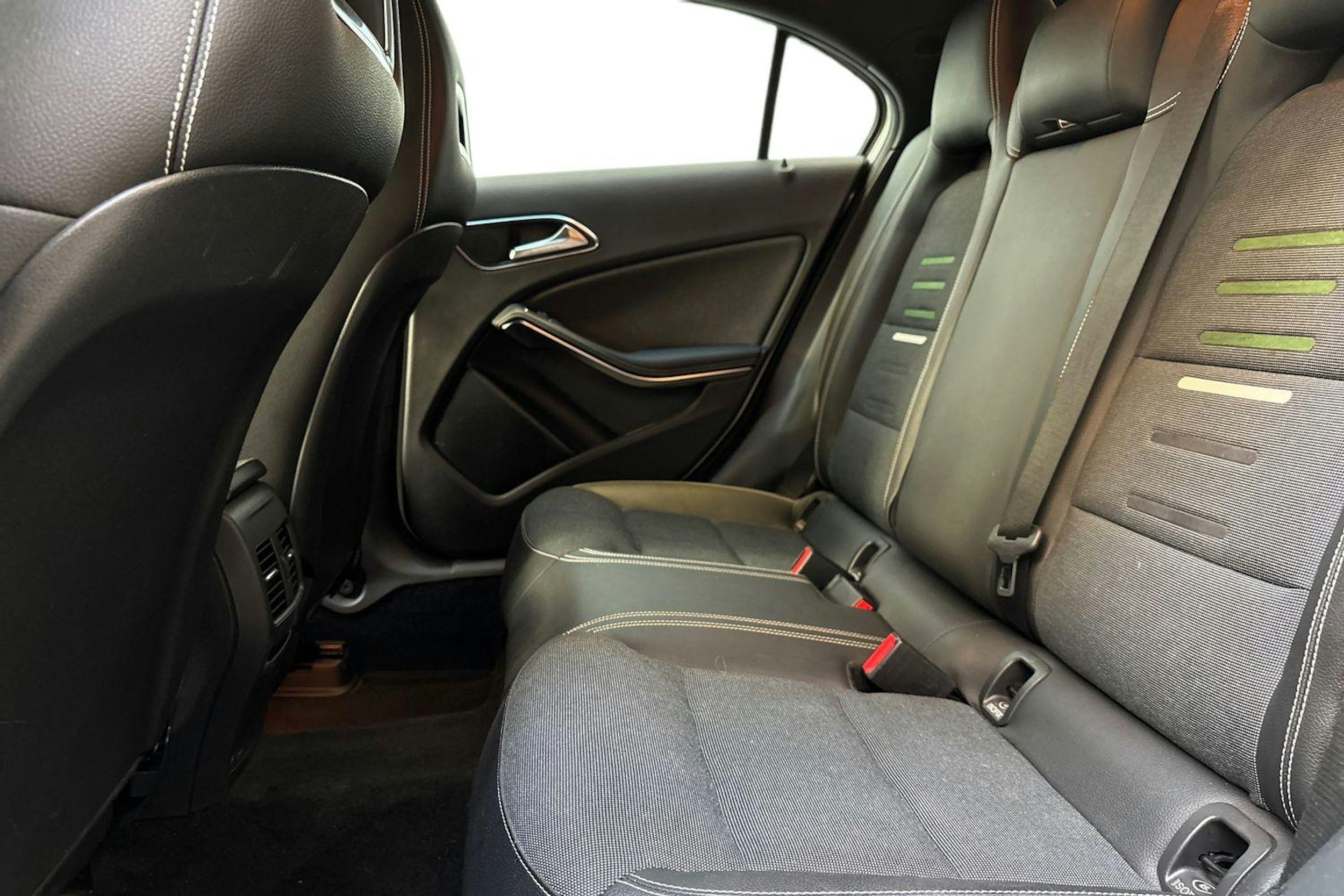 hopea Mercedes-Benz A 2018 kuva 10.