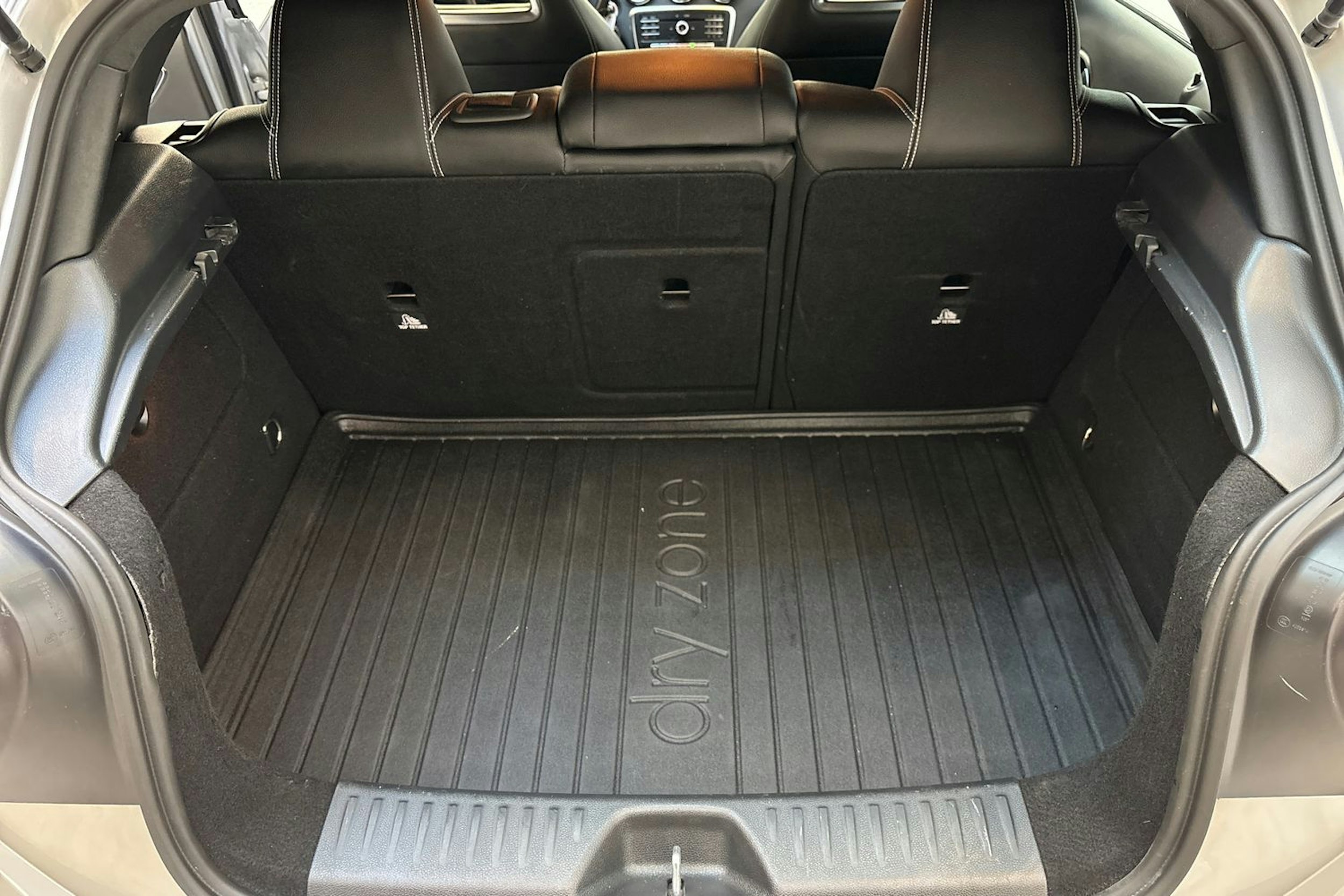 hopea Mercedes-Benz A 2018 kuva 14.