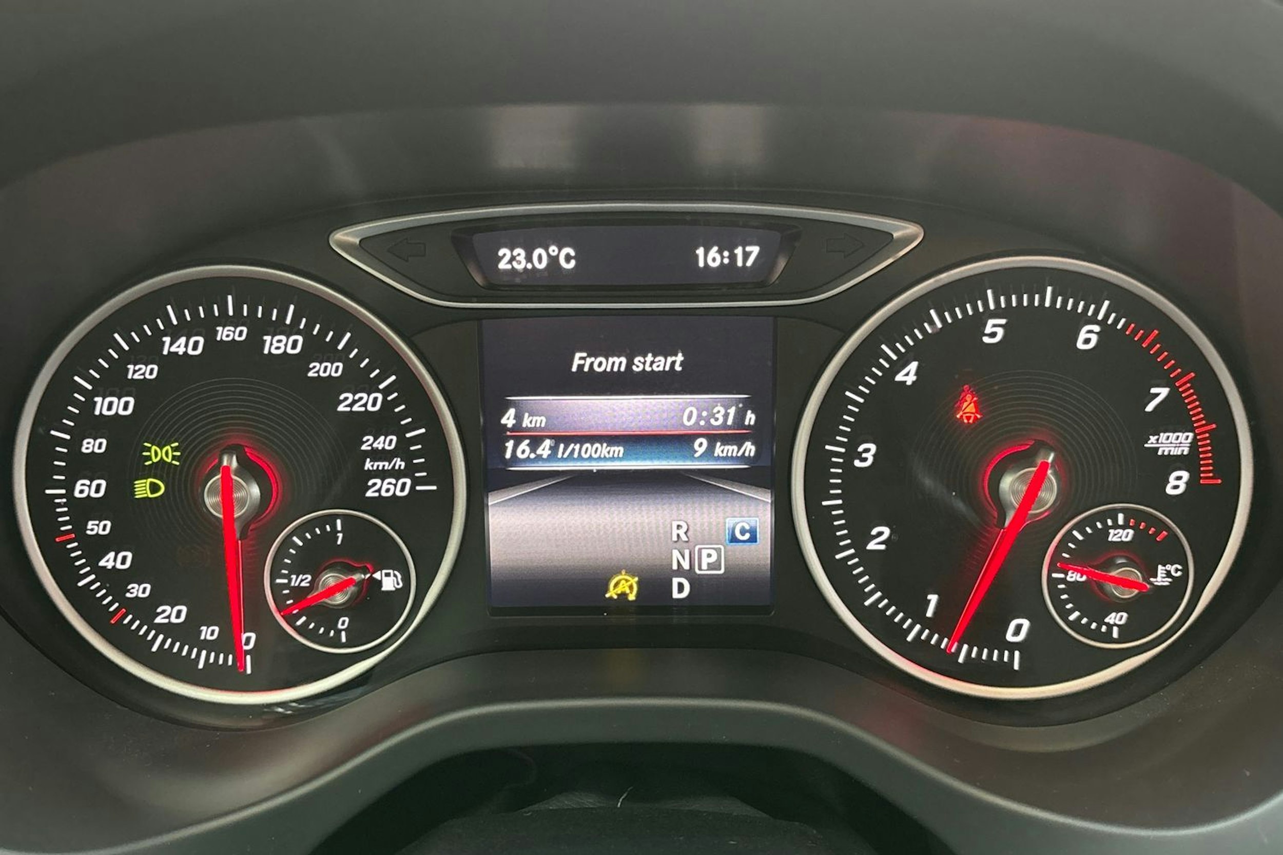 hopea Mercedes-Benz A 2018 kuva 17.