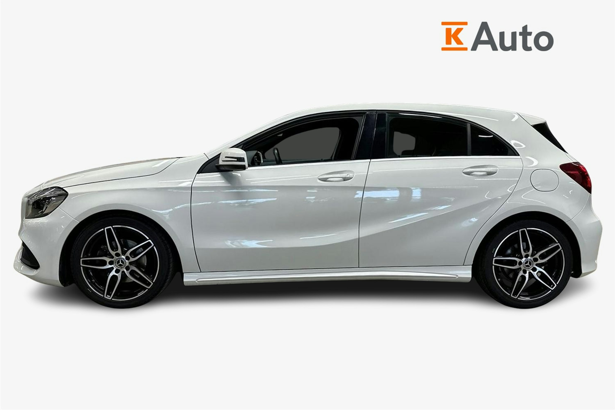 valkoinen Mercedes-Benz A 2018 kuva 6.