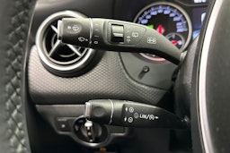 valkoinen Mercedes-Benz A 2018 kuva 23.