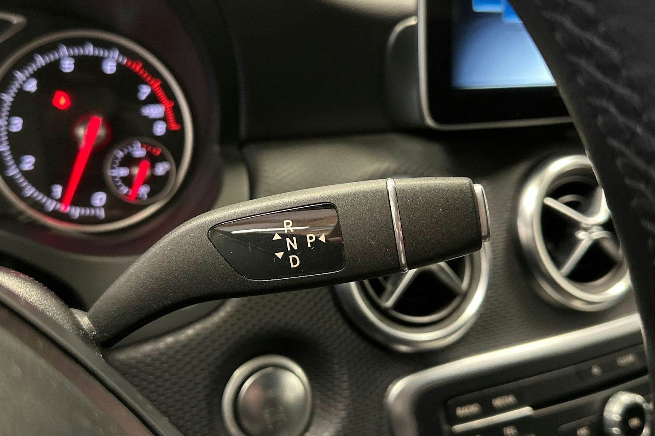 valkoinen Mercedes-Benz A 2018 kuva 24.