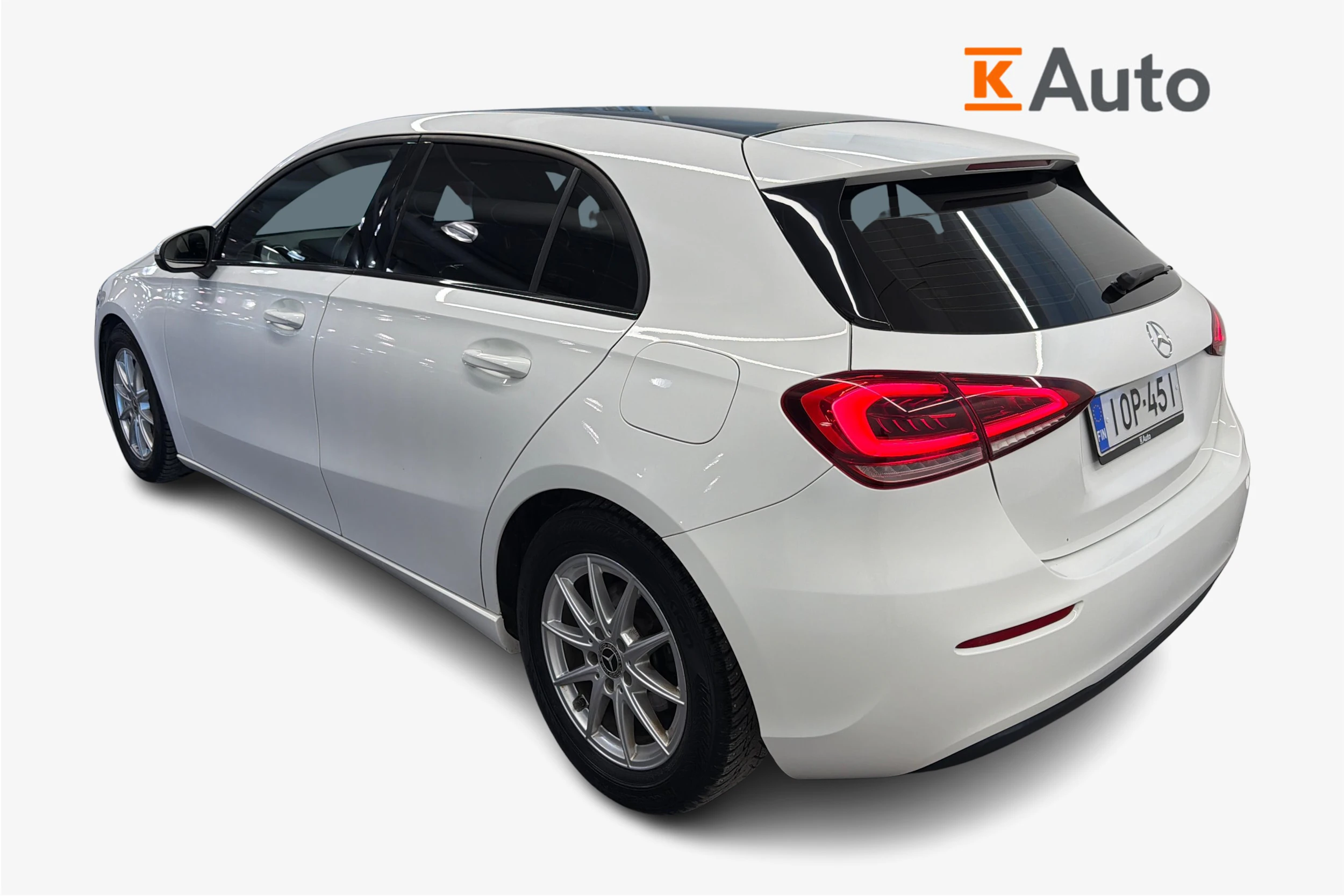 valkoinen Mercedes-Benz A 2019 kuva 2.