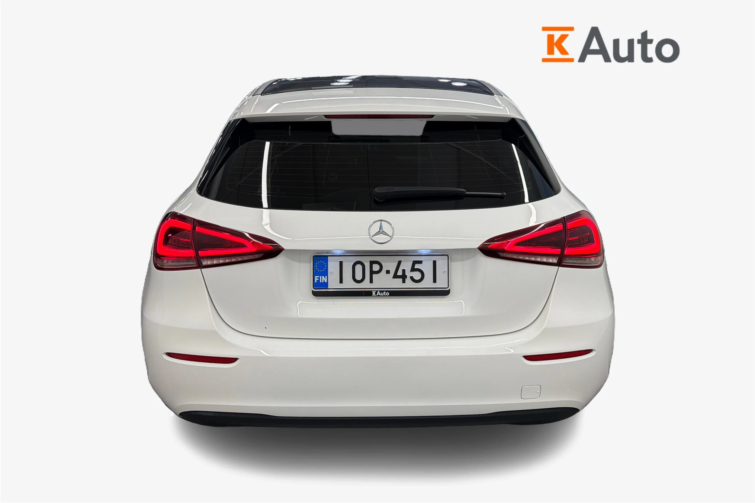 valkoinen Mercedes-Benz A 2019 kuva 3.