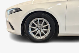valkoinen Mercedes-Benz A 2019 kuva 9.